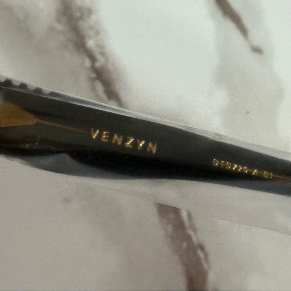 Dita Venzyn Sunglasses - Picture 3 of 8